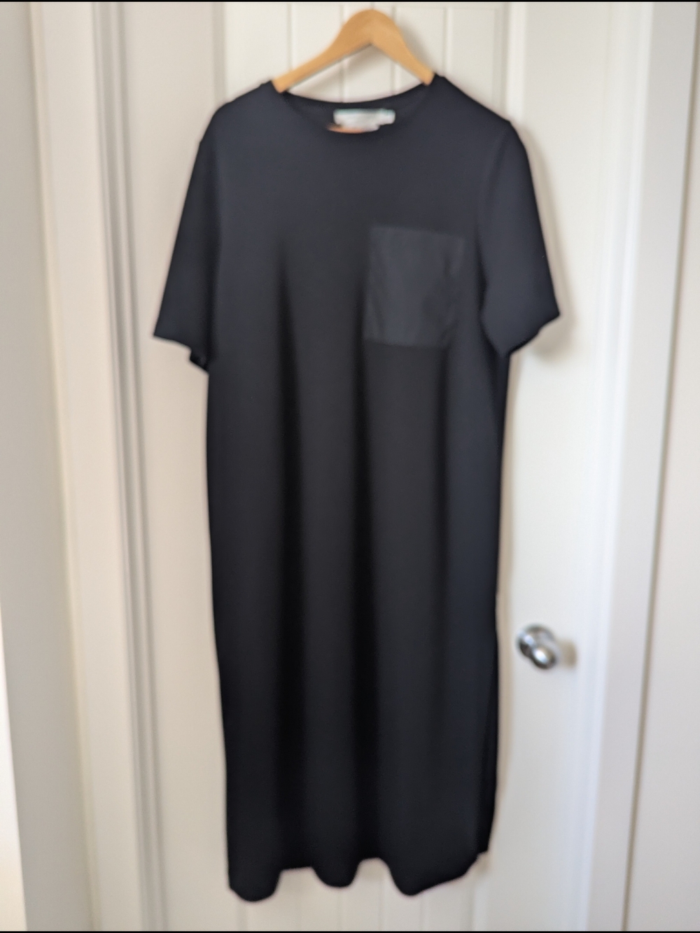 Simons Black Short-Sleeve T Shirt Dress with Chest Pocket Size Large